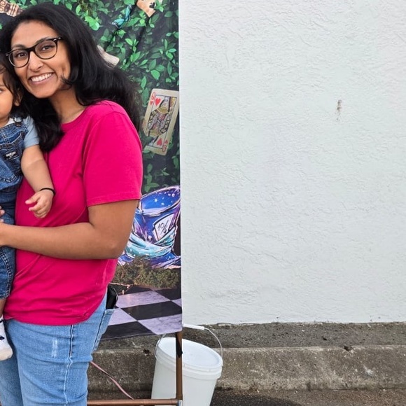 Meet your Posher, Jenita - Picture 2 of 3